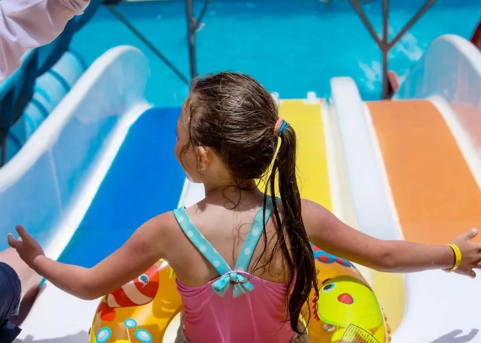 Mirage Bay & Aqua Park Resort